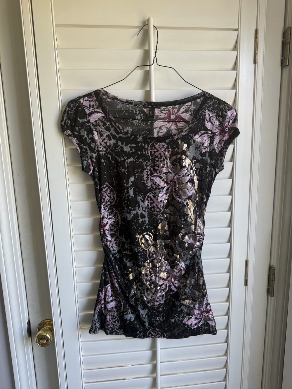 FANG Black Sheer Short Sleeve Floral Print Tee with Metallic Accents sz Large